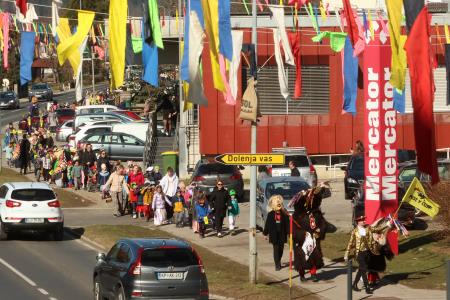 PUSTNI SPREVOD PO CERKNICI 09 FOTO LJUBO VULELIČ